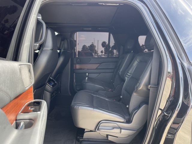 Vehicle image 11 of 24