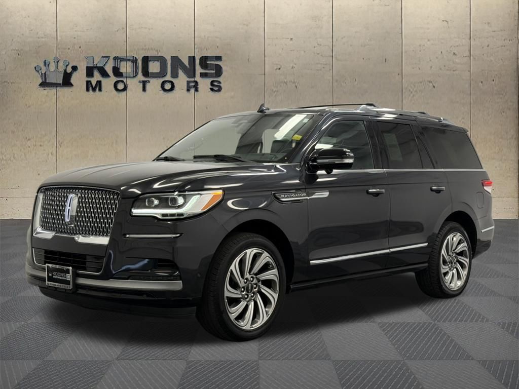 2023 Lincoln Navigator Reserve Image 1 of 34