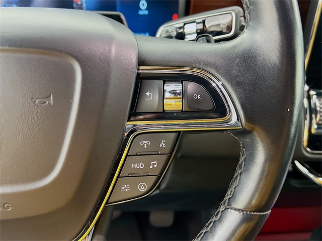Vehicle image 34 of 40