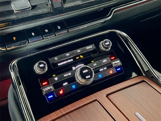 Vehicle image 20 of 40