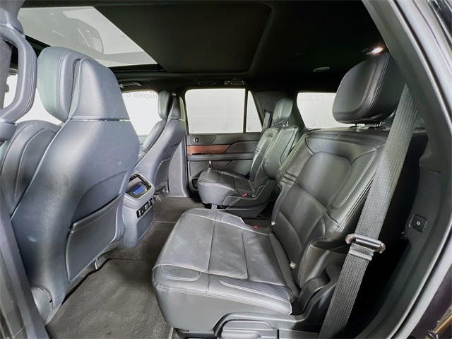 Vehicle image 24 of 40