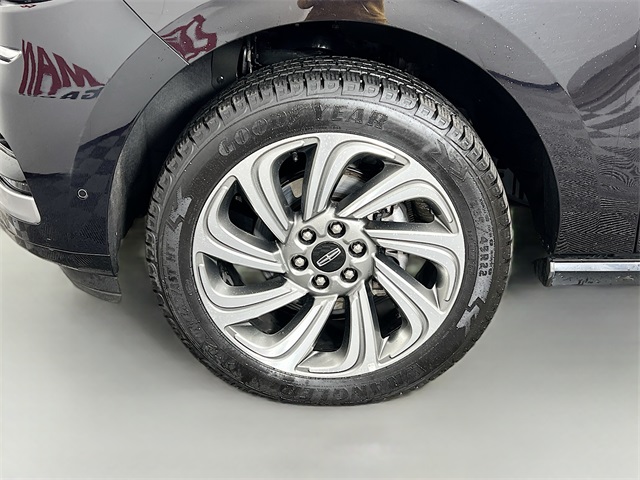 Vehicle image 30 of 40