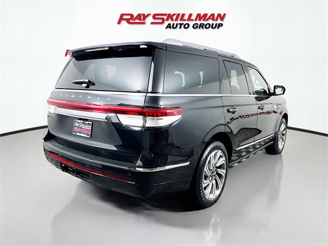 Vehicle image 5 of 40
