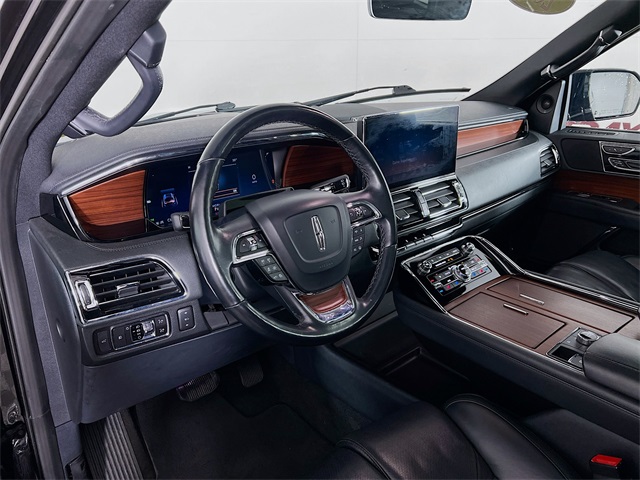 Vehicle image 37 of 40