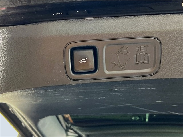 Vehicle image 29 of 40