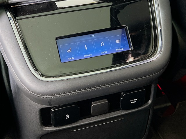 Vehicle image 27 of 40