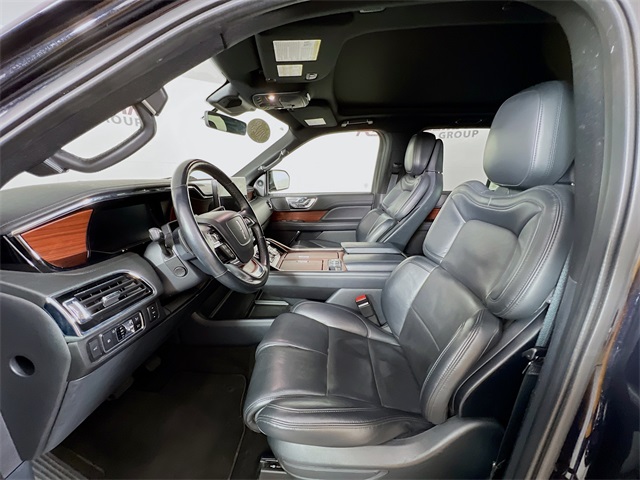 Vehicle image 10 of 40