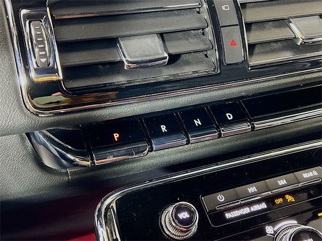 Vehicle image 23 of 40