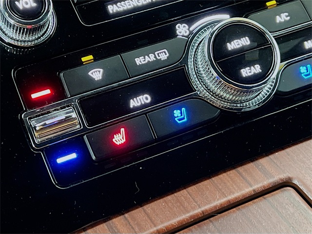 Vehicle image 22 of 40