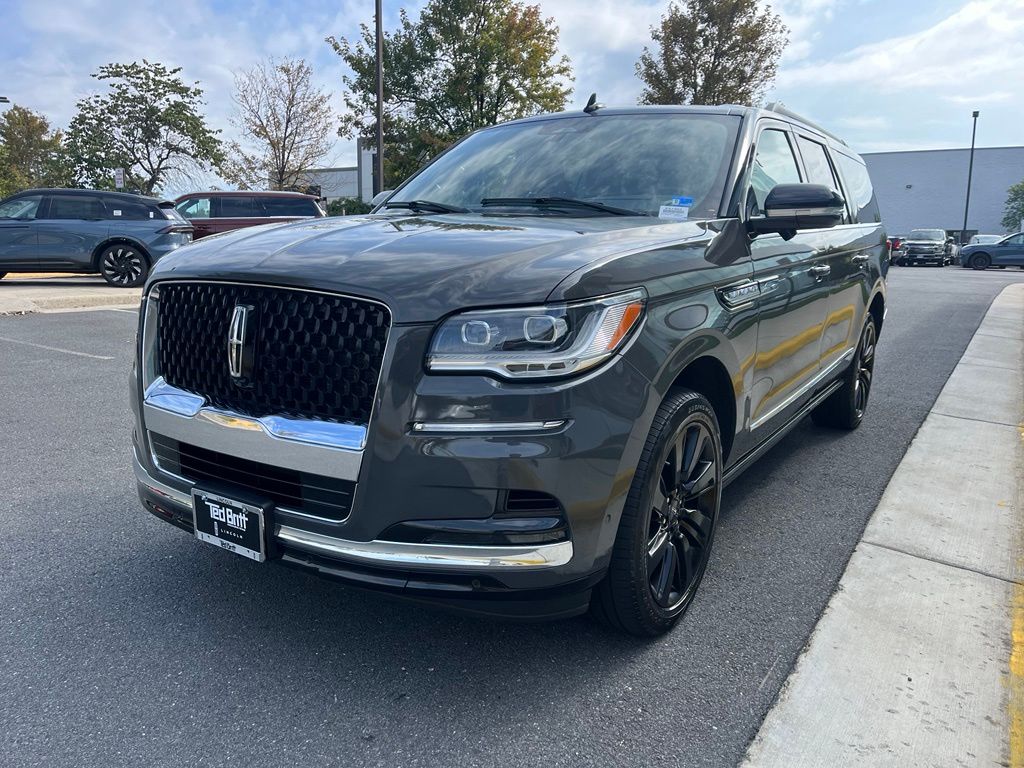 2023 Lincoln Navigator L Black Label Image 1 of 42