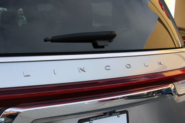 Vehicle image 11 of 42