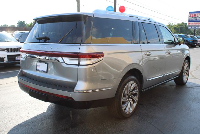 Vehicle image 4 of 42