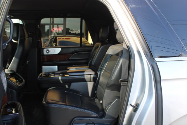 Vehicle image 14 of 42