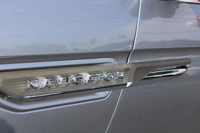 Vehicle image 34 of 42