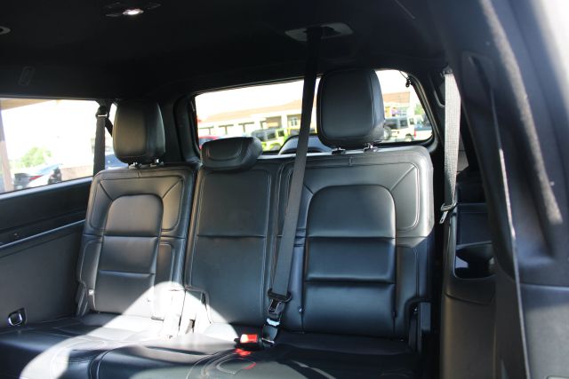 Vehicle image 13 of 42