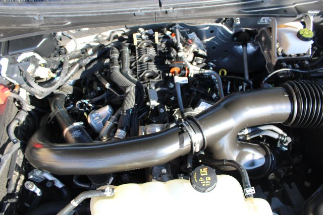 Vehicle image 7 of 42