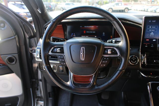 Vehicle image 17 of 42