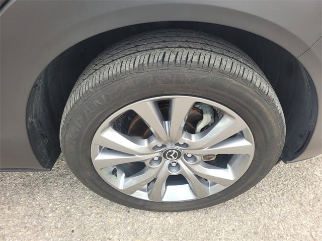 Vehicle image 21 of 35