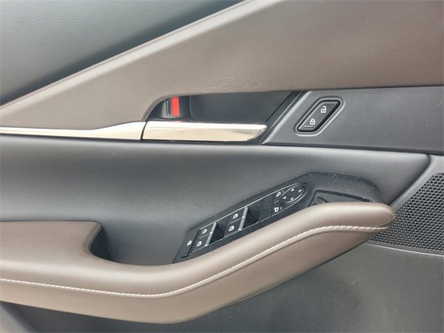 Vehicle image 24 of 35