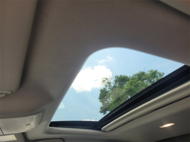 Vehicle image 10 of 35