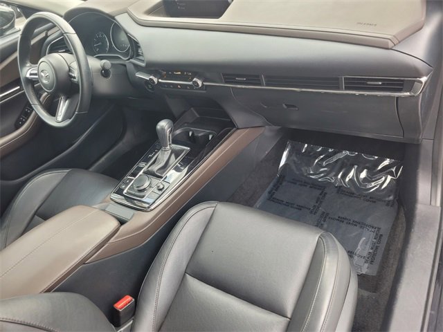 Vehicle image 20 of 35