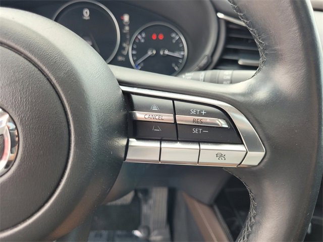 Vehicle image 33 of 35