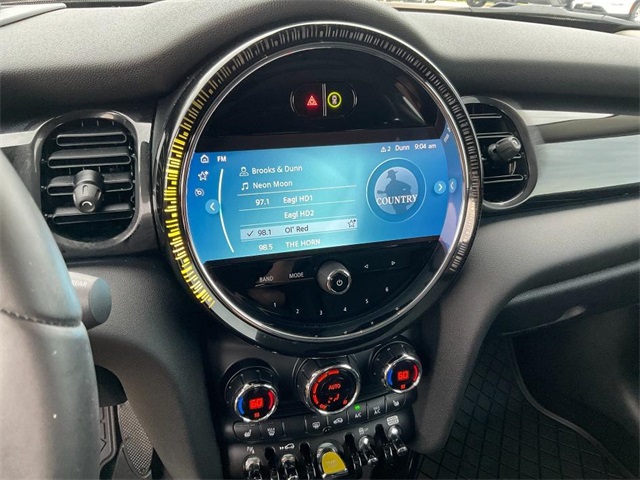 Vehicle image 15 of 21
