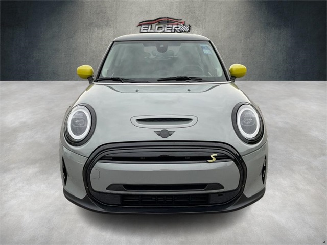 Vehicle image 2 of 21