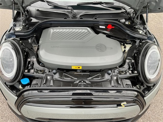 Vehicle image 10 of 21