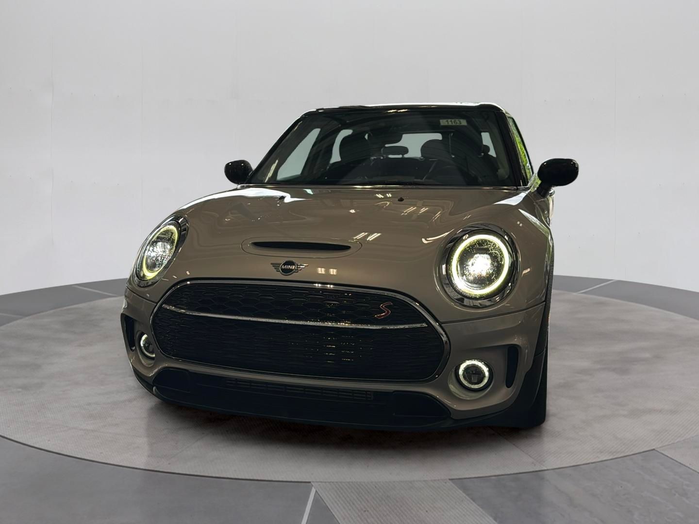 Vehicle image 4 of 29