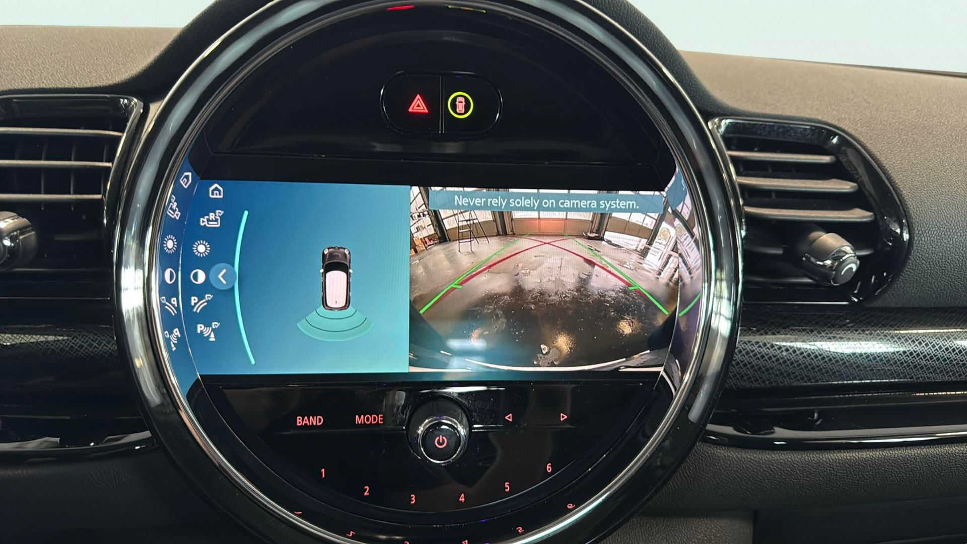 Vehicle image 23 of 29