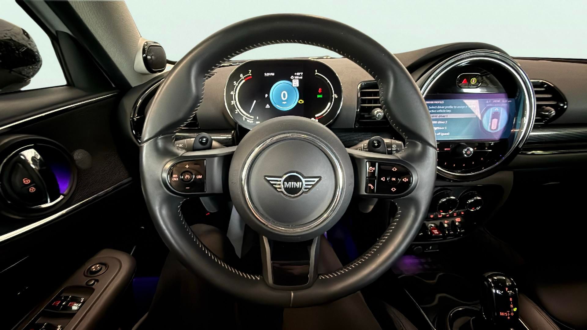 Vehicle image 18 of 29