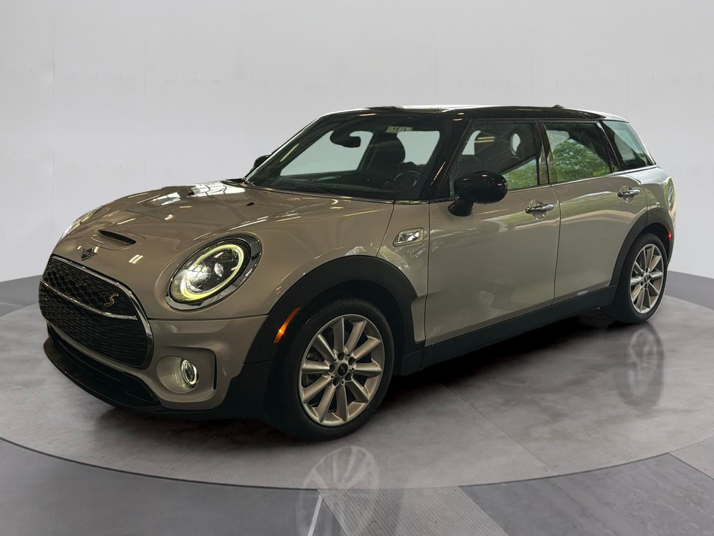 Vehicle image 1 of 29