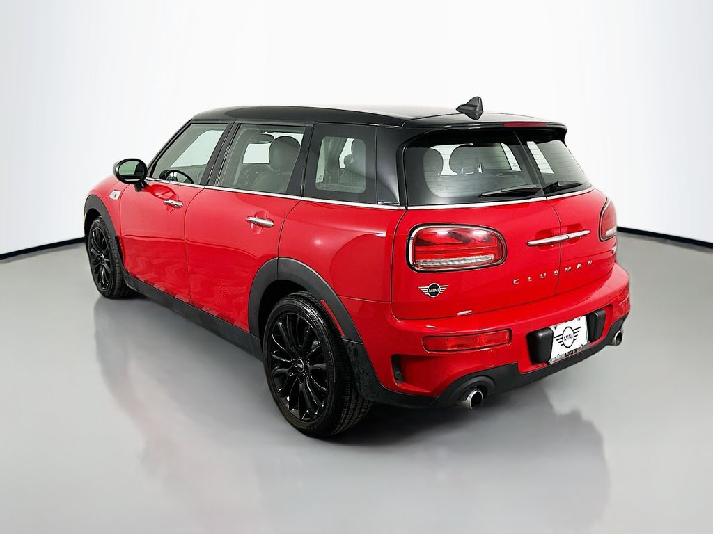Vehicle image 7 of 32