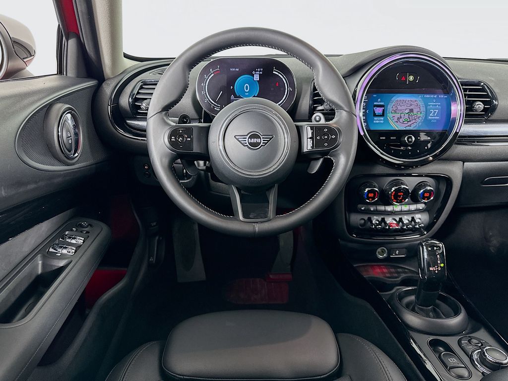 Vehicle image 22 of 32
