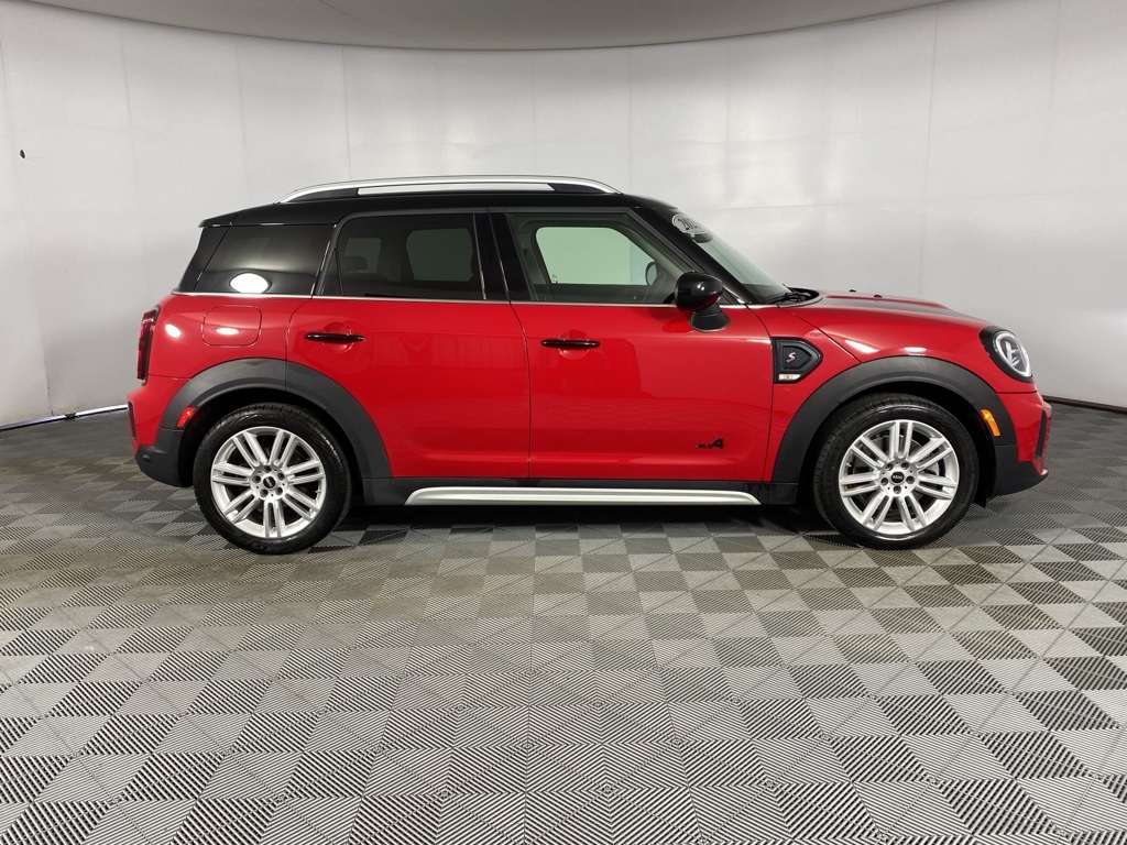 Vehicle image 4 of 29