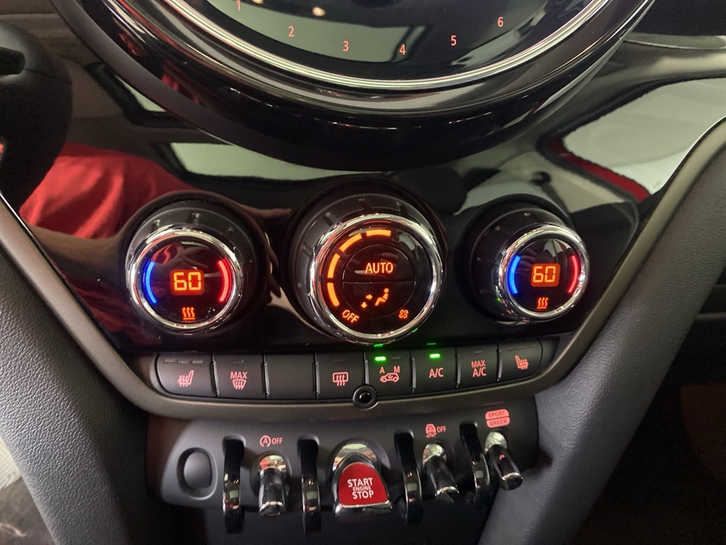 Vehicle image 22 of 29