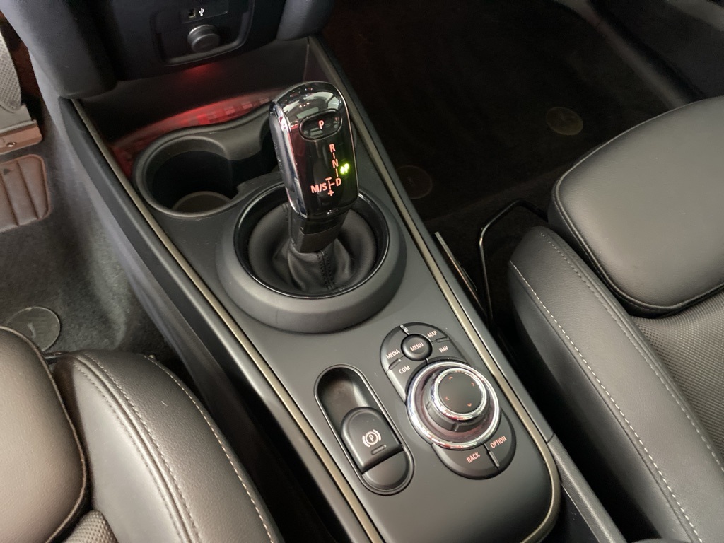 Vehicle image 20 of 29