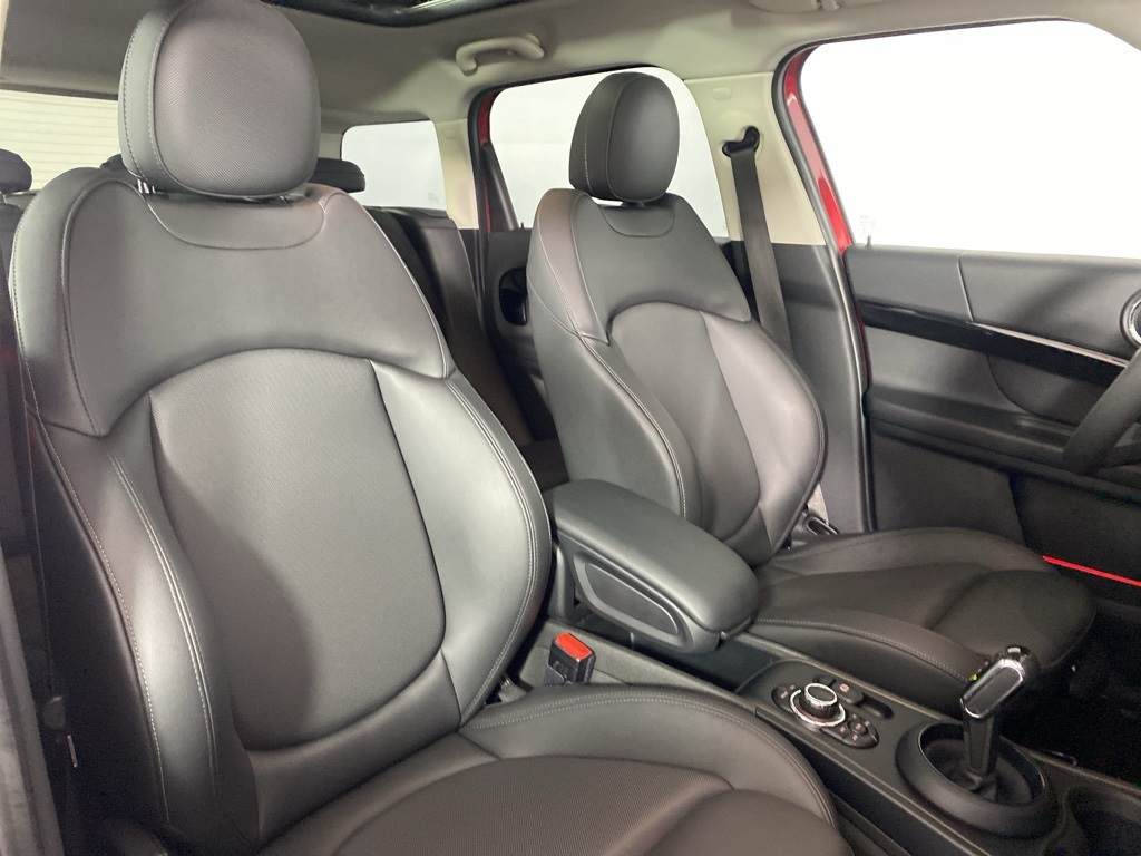 Vehicle image 13 of 29