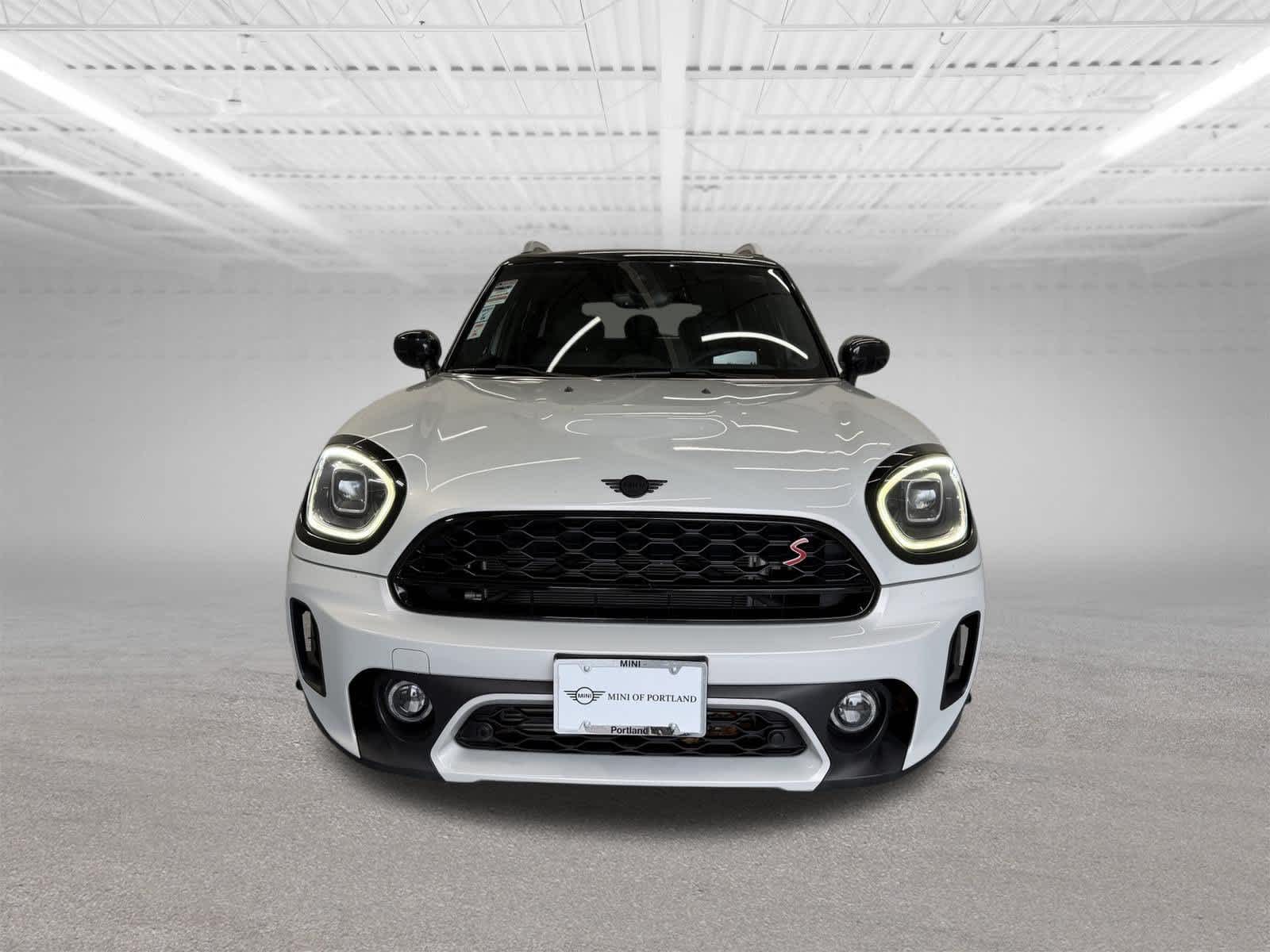 2023 MINI Cooper Countryman S Image 2 of 28