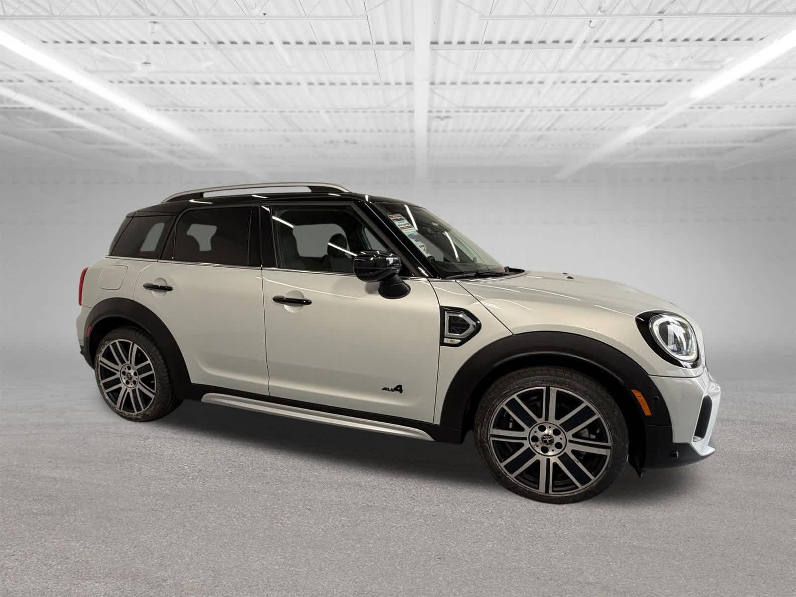 2023 MINI Cooper Countryman S Image 3 of 28