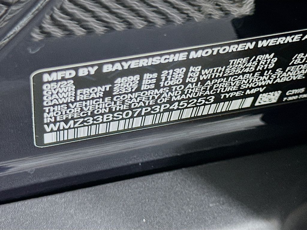Vehicle image 28 of 33