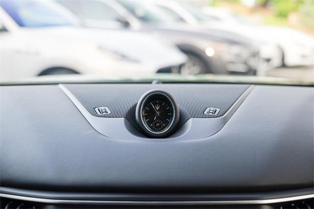Vehicle image 59 of 68