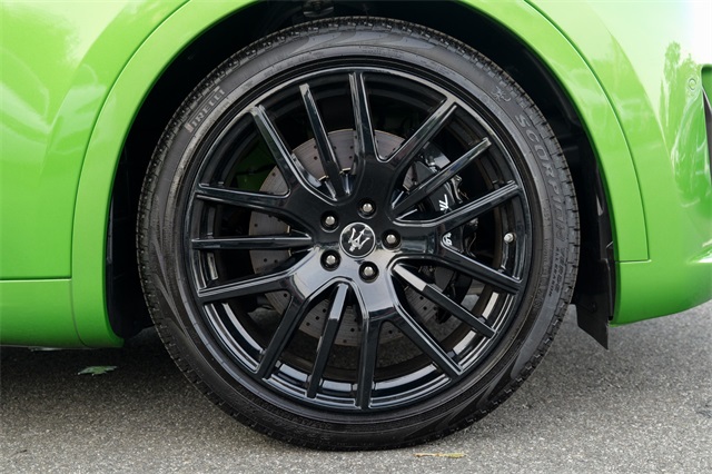 Vehicle image 14 of 68