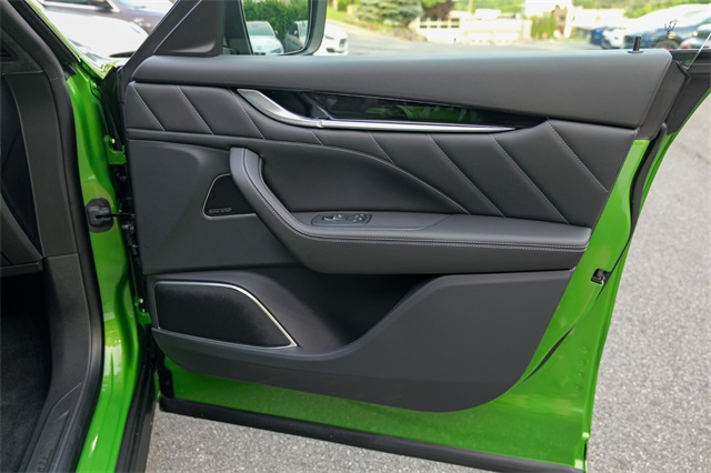 Vehicle image 50 of 68
