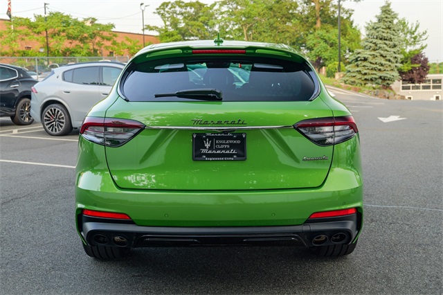Vehicle image 8 of 68