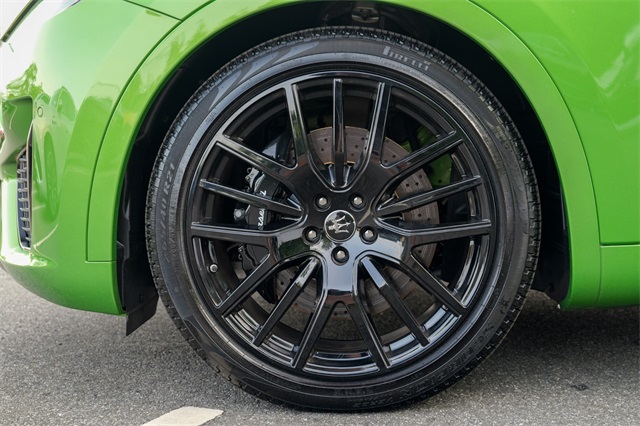 Vehicle image 12 of 68