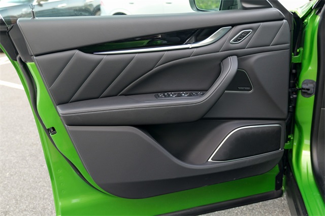 Vehicle image 47 of 68