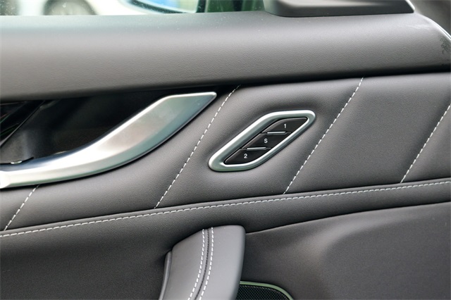 Vehicle image 49 of 68