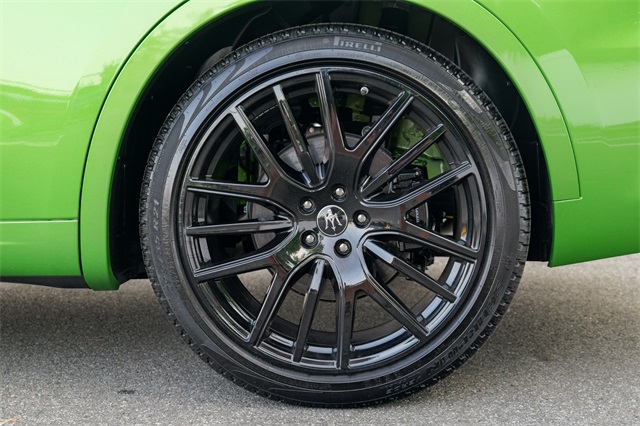 Vehicle image 15 of 68